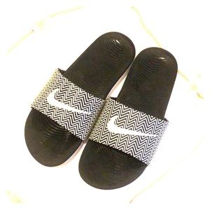 NIKE SLIDES size 9